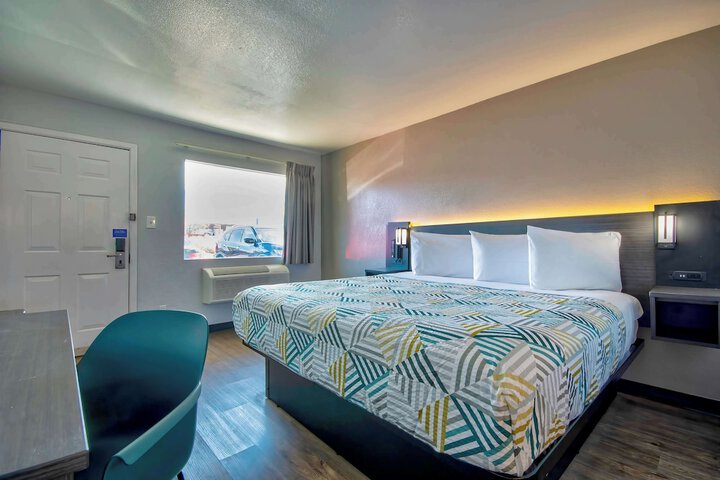 Room 16 of 26