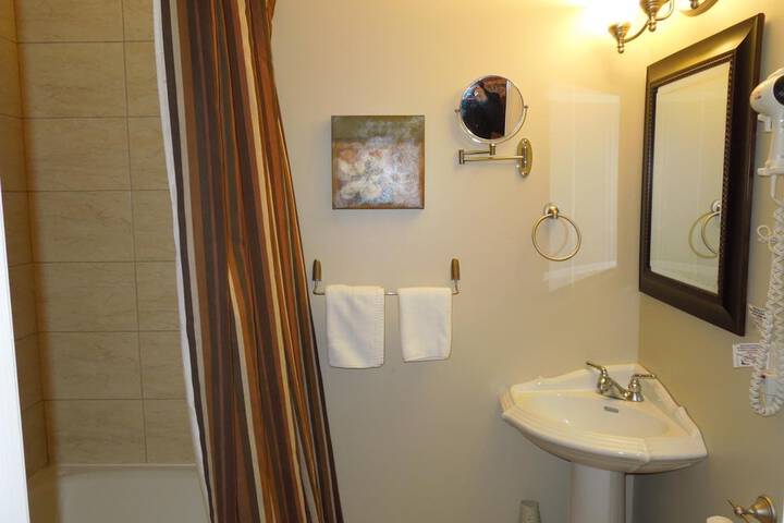 Room 25 of 49