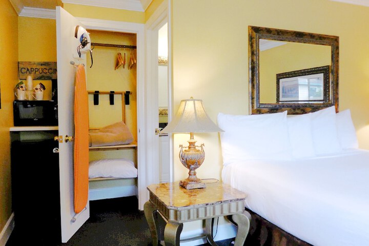 Room amenity