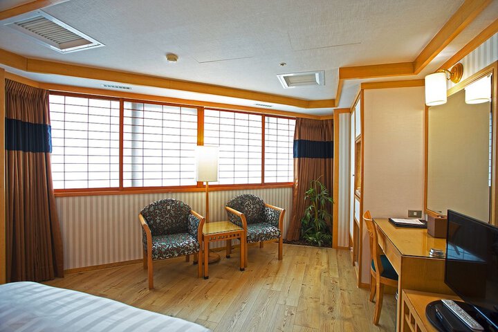Room 33 of 45