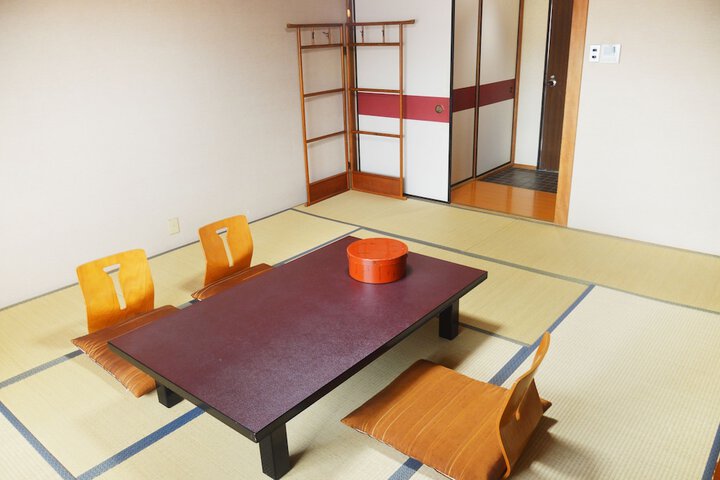 Room 24 of 53