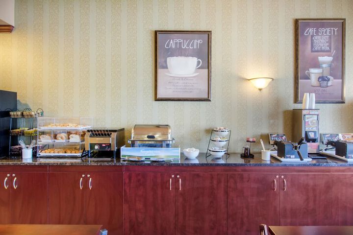 Breakfast/Coffee Service 46 of 55