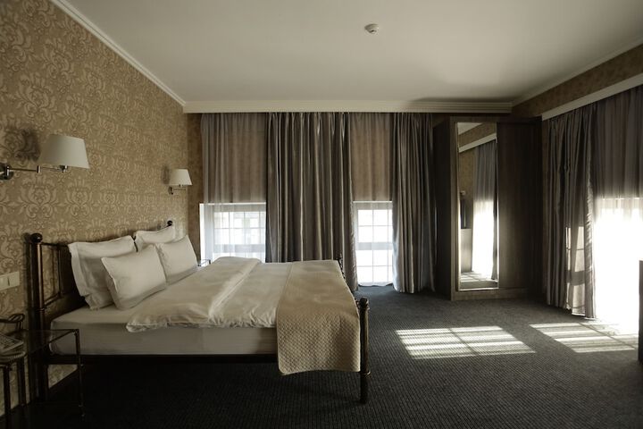 Room 50 of 101
