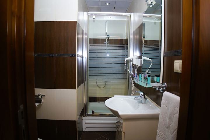 Room 29 of 45