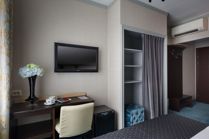 Room 18 of 44