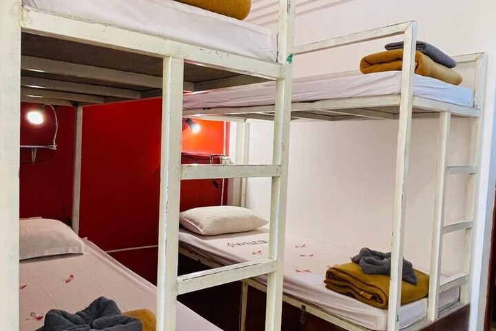 Room 27 of 134