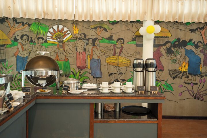 Dining 60 of 76