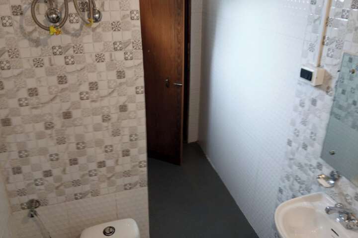 Room 23 of 34