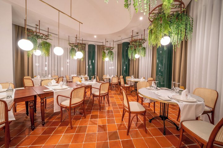 Dining 193 of 251