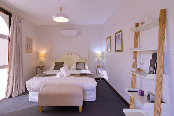 Room 8 of 22