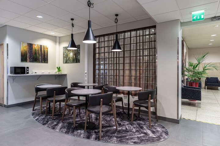 Guest Lobby