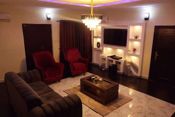 Room 9 of 37