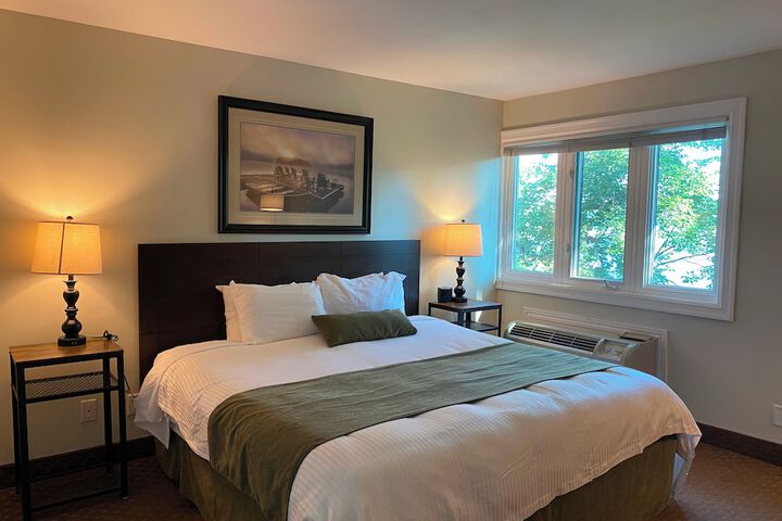 Room 18 of 100