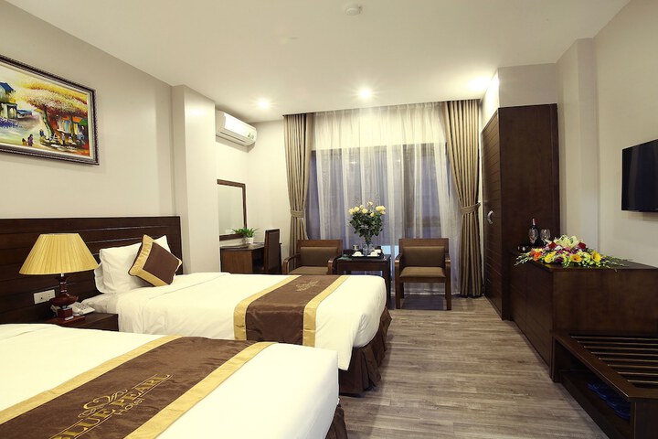 Room 11 of 34
