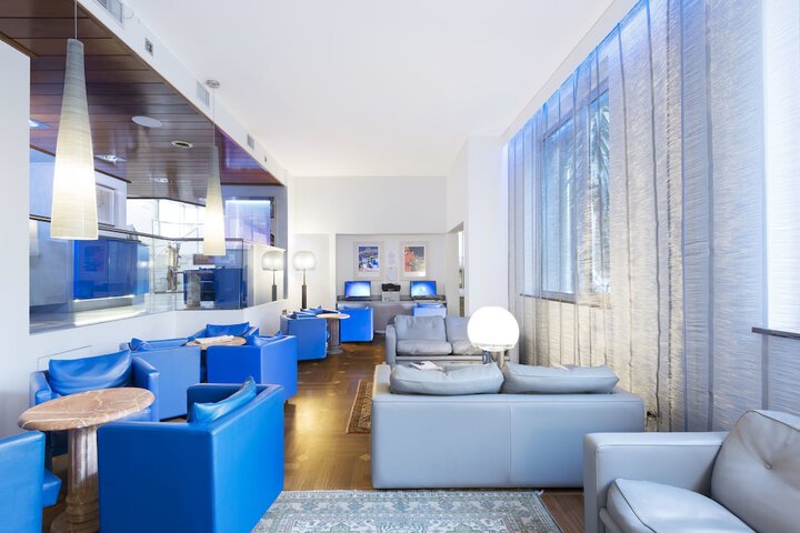 Entrance & Lobby