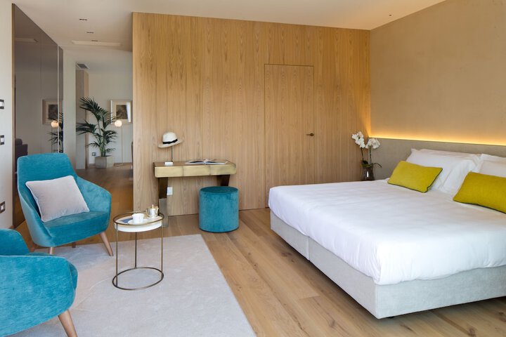 Room 13 of 78