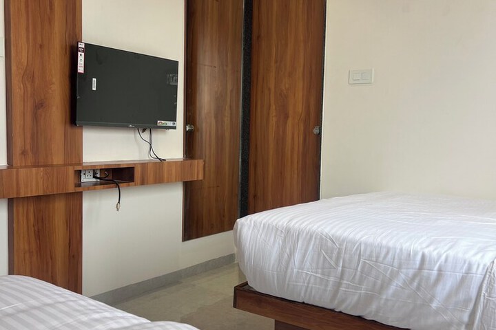 Room 7 of 34