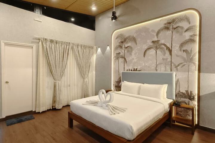 Room 8 of 38