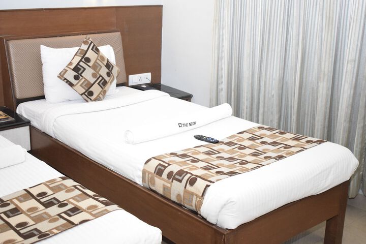 Room 27 of 51