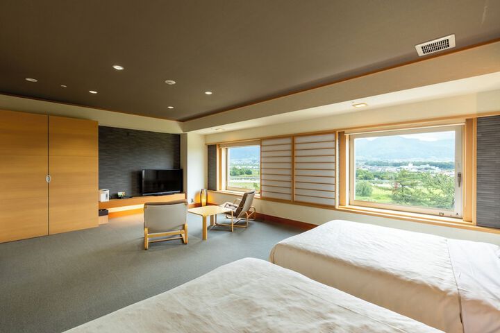 Room 17 of 27