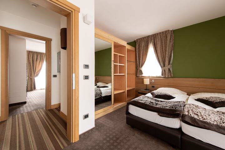 Room 31 of 75