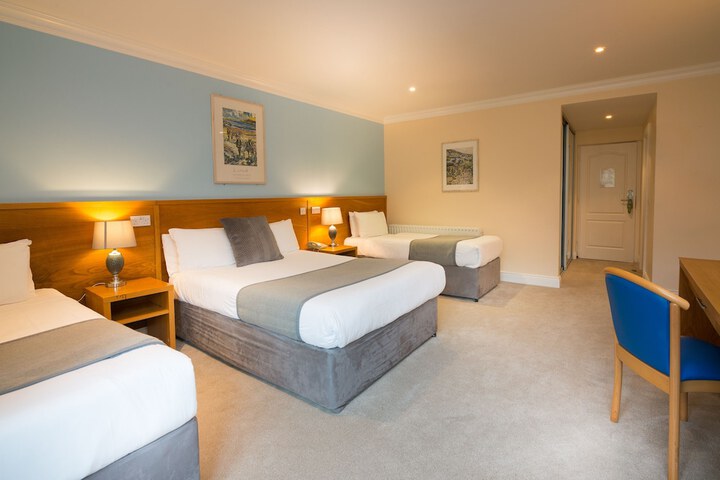 Room 16 of 34