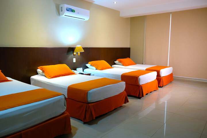 Room 10 of 34