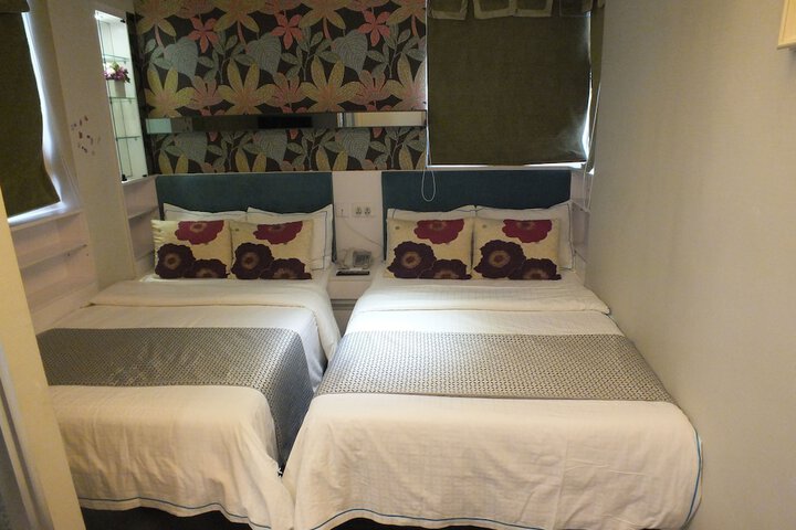 Room 6 of 52