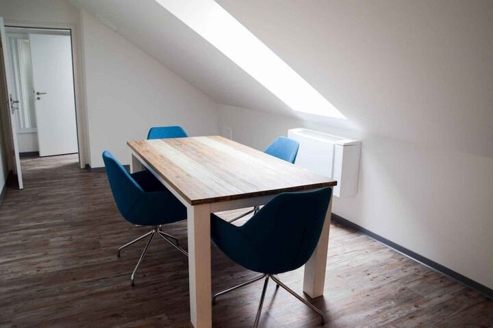 Room 16 of 32