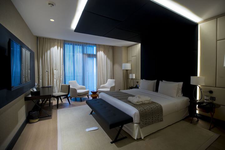 Room 6 of 20