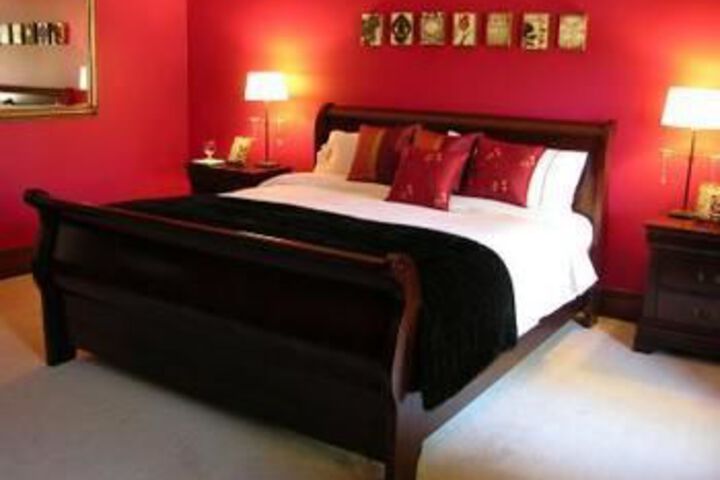 Room 6 of 10
