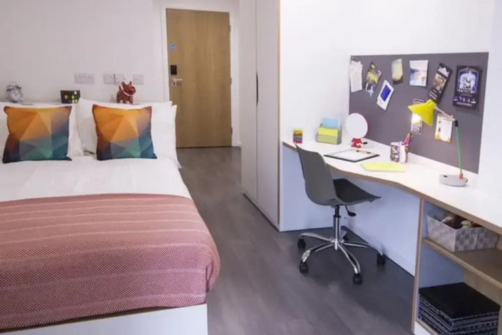Room 3 of 13