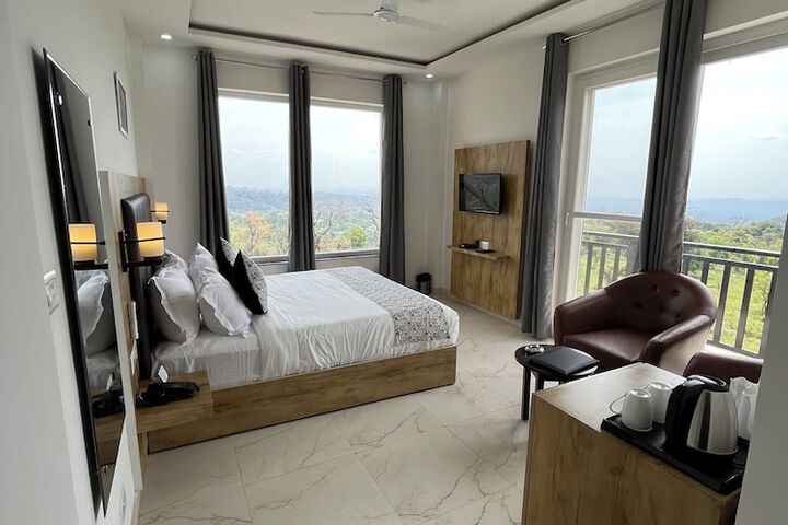 Room 14 of 40