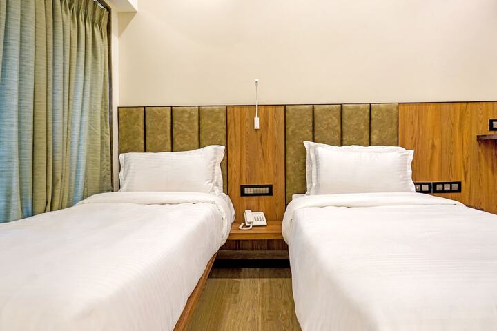 Room 28 of 100