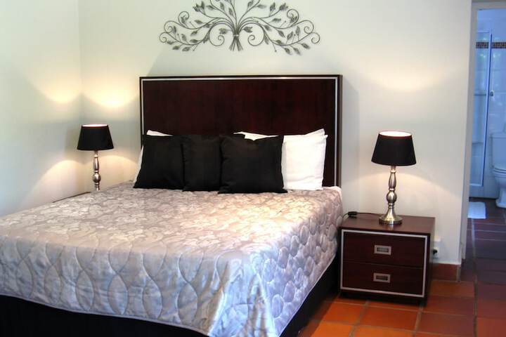 Room 3 of 38