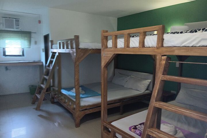 Room 9 of 23