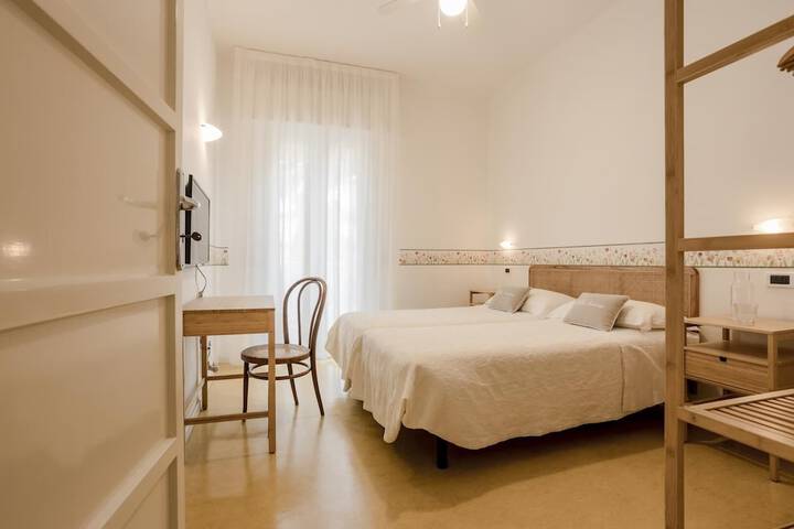 Room 30 of 105