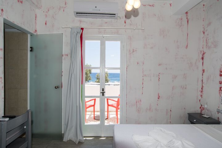 Room 18 of 53