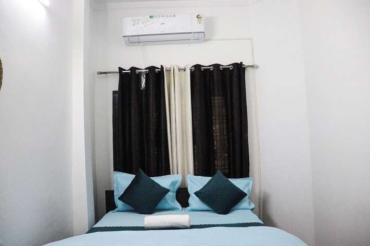Room 4 of 49
