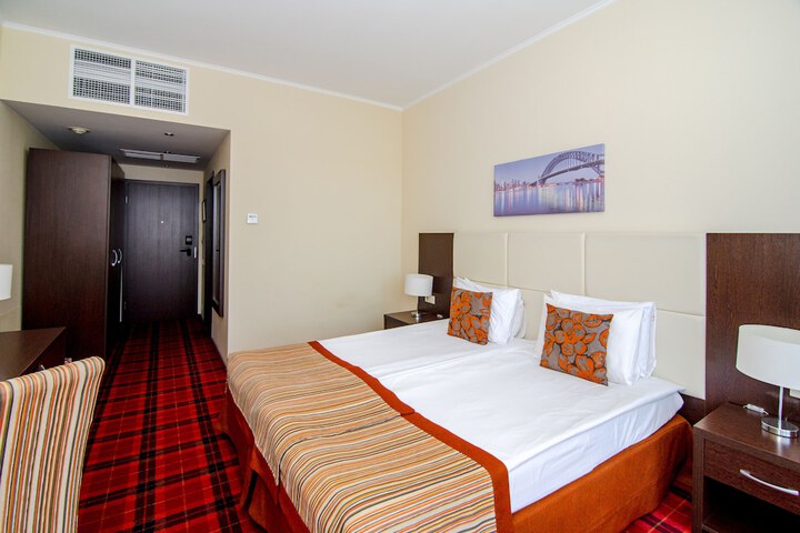Room 10 of 55