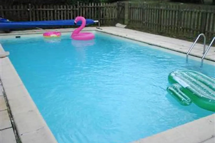 Pool 11 of 17