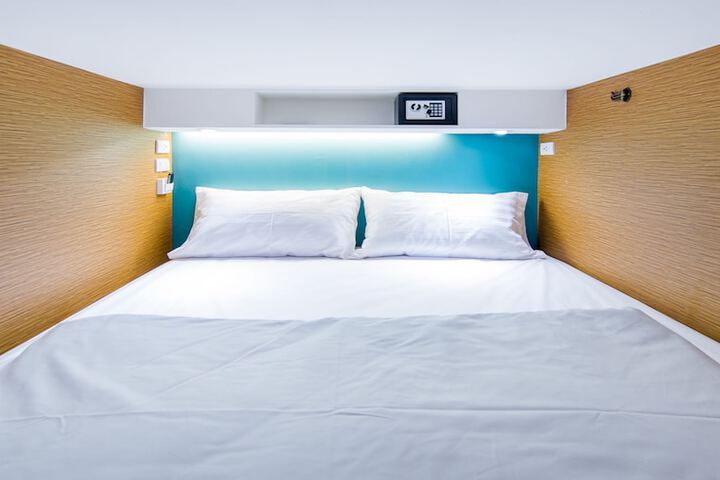 Room 28 of 46