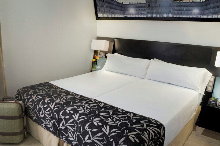 Room 16 of 31