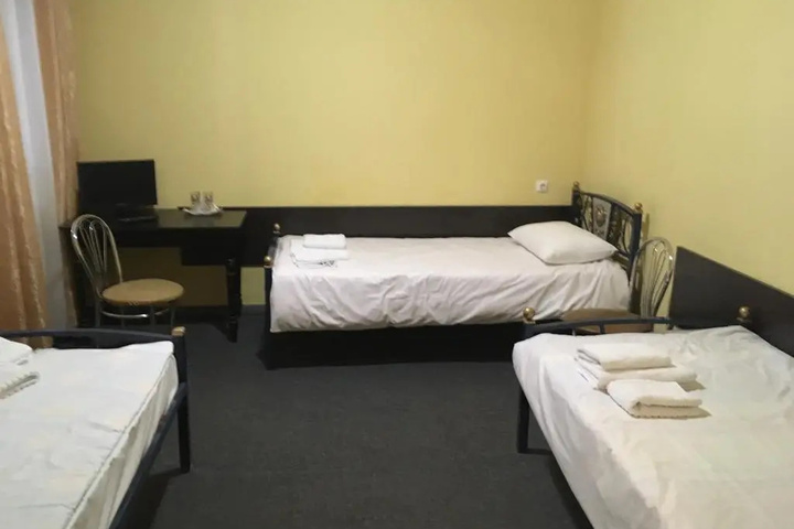Room 6 of 14