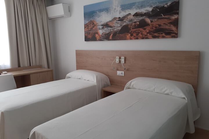Room 3 of 41