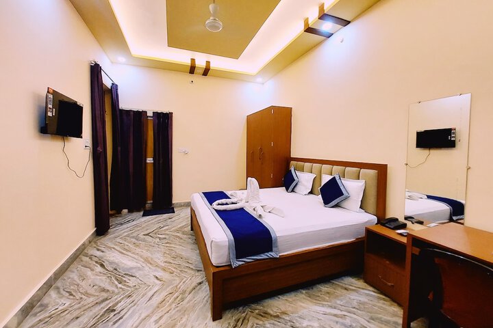 Room 4 of 11
