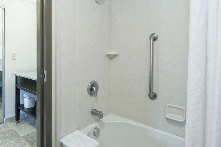 Room 46 of 71