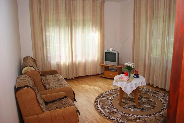 Room 16 of 37
