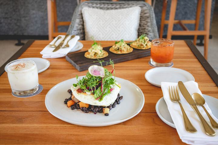 Breakfast/Coffee Service 151 of 180
