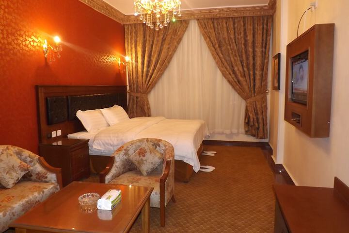 Room 3 of 32